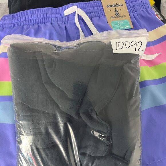 Travis Mathew Vest Mens Medium Black Puffer Cold Bay Golf Full Zip Golfer - Picture 11 of 11